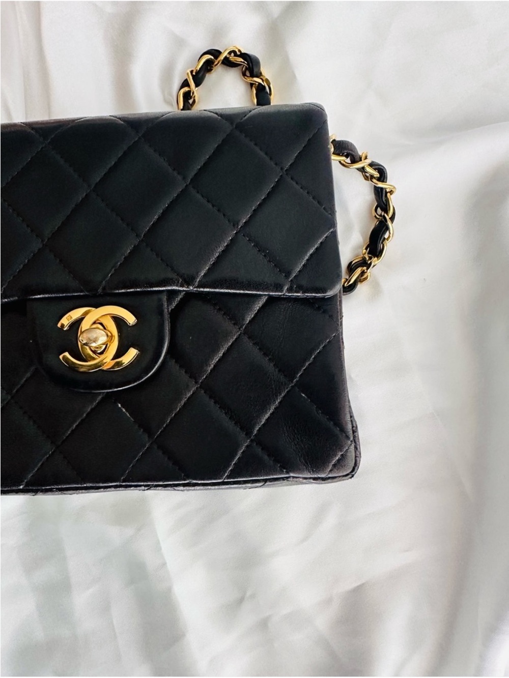 CHANEL Black Quilted Leather Crossbody Bag with Gold Hardware - Picture 6 of 14